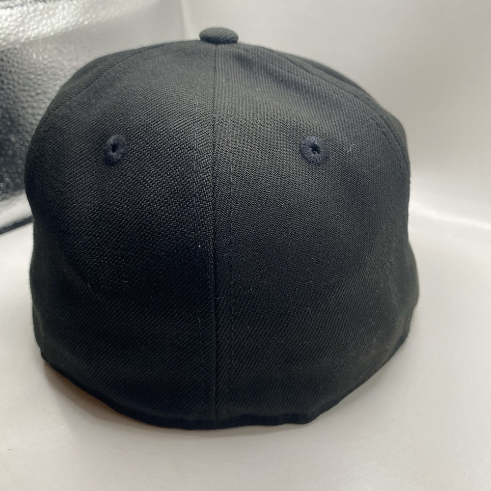 New York Yankees Hat All Black New Era 59fifty Fitted 7 VGC Blackout Large Logo - Picture 6 of 11